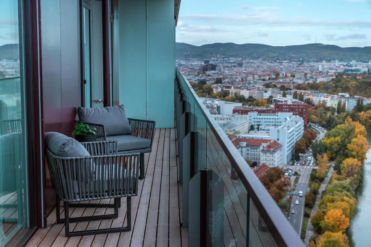 Amazing View Over Vienna And Infinity Pool Apartment