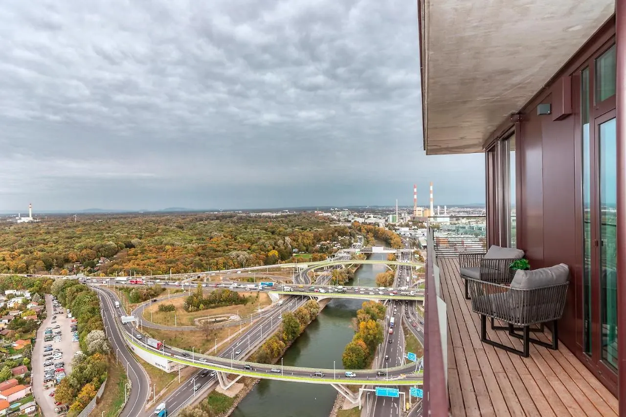 Amazing View Over Vienna And Infinity Pool Austria