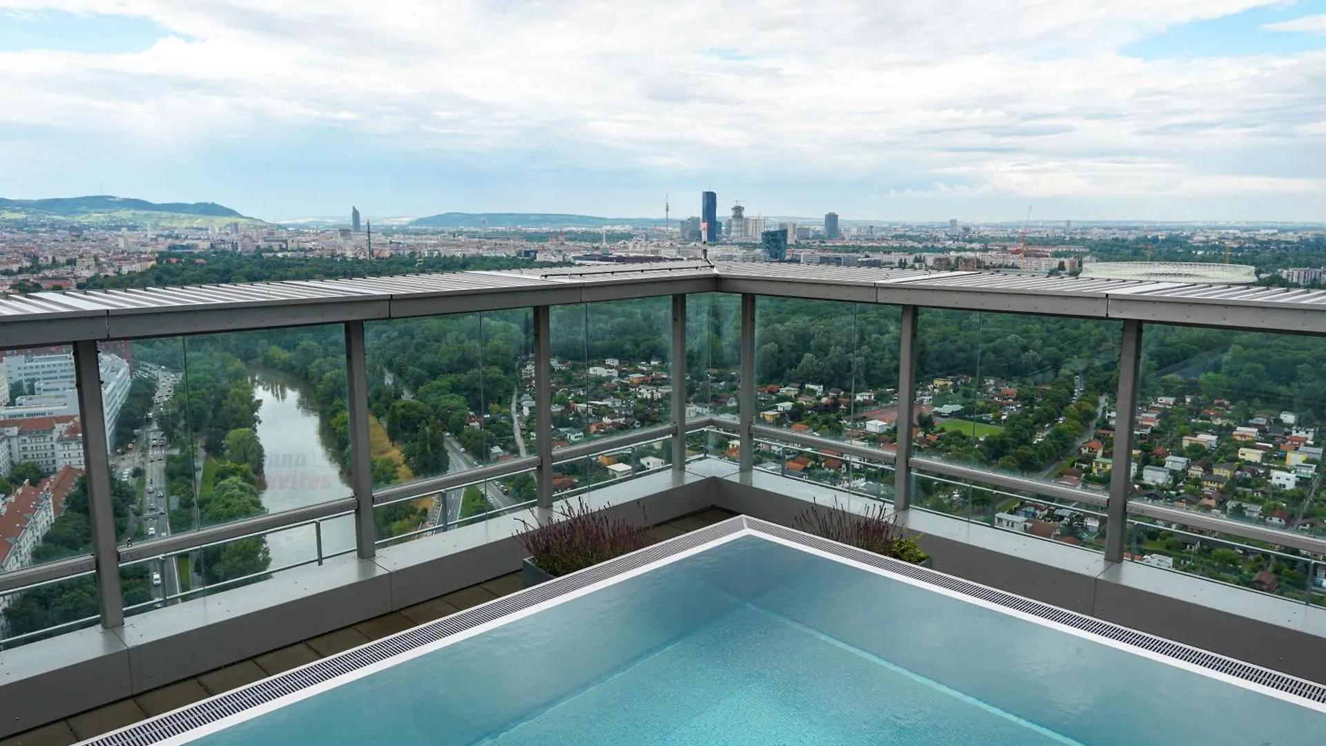 Amazing View Over Vienna And Infinity Pool Austria
