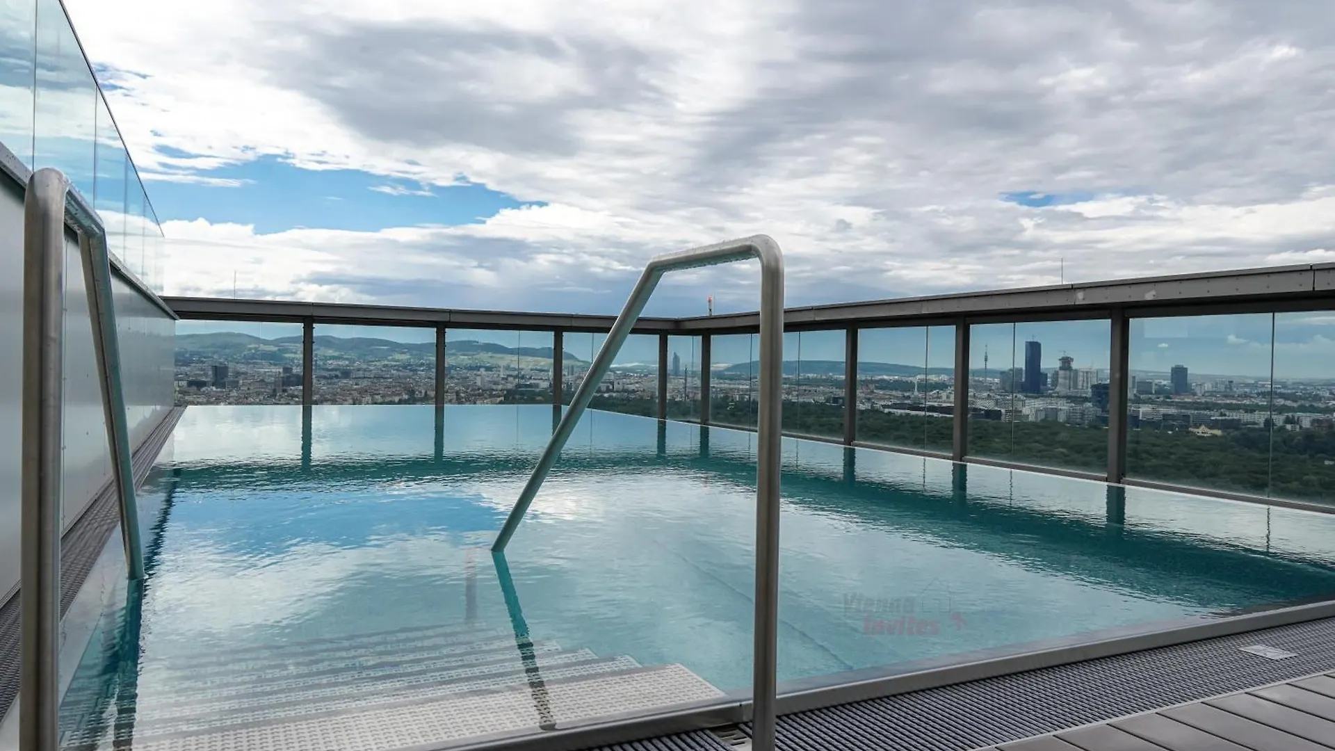 Amazing View Over Vienna And Infinity Pool 0*,  Austria